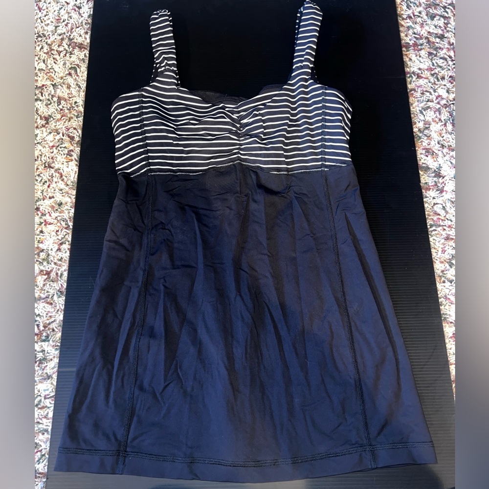 Lululemon Aria Tank Top ll Black & White Stripe Built In Bra